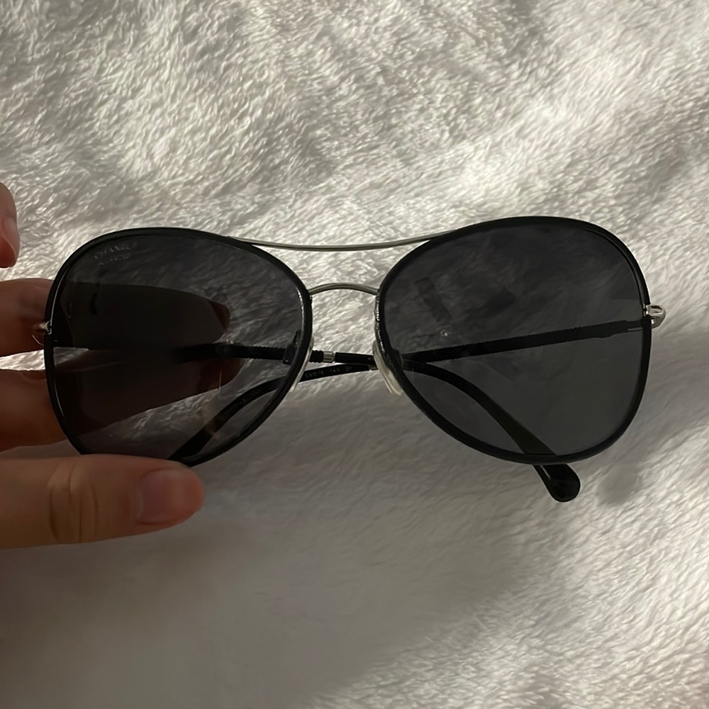 CHANEL Polarized Pilot Sunglasses